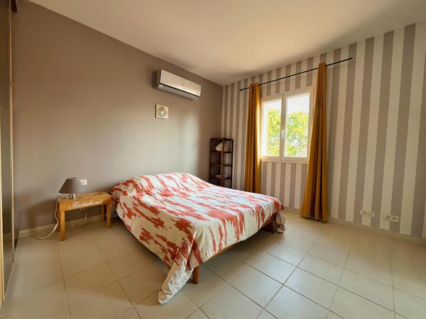 Maison familiale 180 m2 avec studio indépendant piscine, 4000 m2