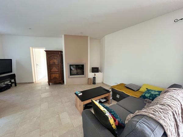 Maison familiale 180 m2 avec studio indépendant piscine, 4000 m2
