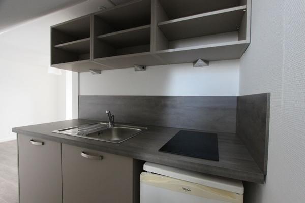 UN STUDIO RÉNOVÉ, EN CENTRE HISTORIQUE DE QUIMPER. -