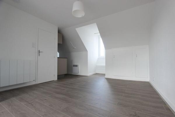 UN STUDIO RÉNOVÉ, EN CENTRE HISTORIQUE DE QUIMPER. -