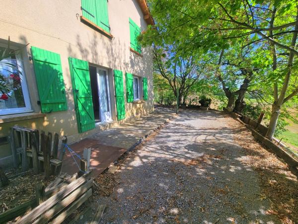 Maison individuelle de 150 m² avec dépendances sur 2,9 ha de terrain
