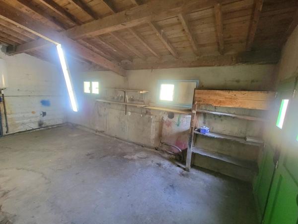 Maison individuelle de 150 m² avec dépendances sur 2,9 ha de terrain