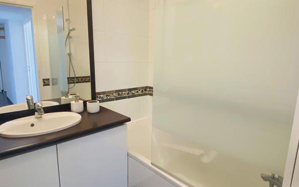 Appartement à louer    3 pièces •    Mèze