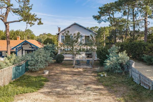 Presqu’île du Ferret, à CLAOUEY, 1ère ligne charmante de 150m² avec 5  suites.