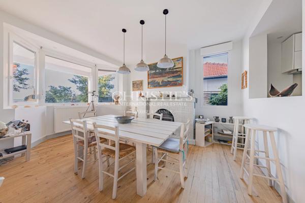 Presqu’île du Ferret, à CLAOUEY, 1ère ligne charmante de 150m² avec 5  suites.