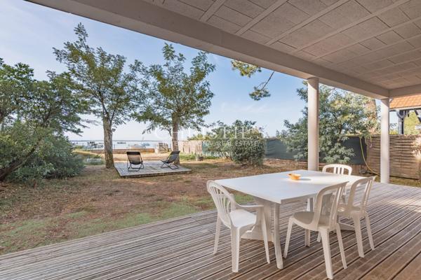 Presqu’île du Ferret, à CLAOUEY, 1ère ligne charmante de 150m² avec 5  suites.