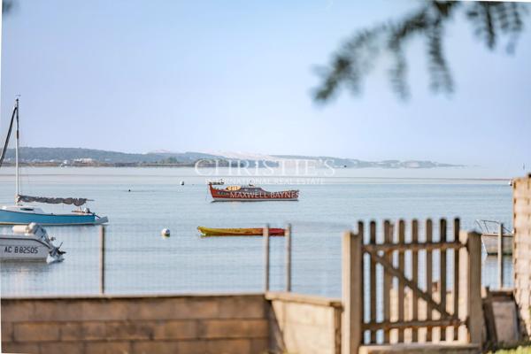 Presqu’île du Ferret, à CLAOUEY, 1ère ligne charmante de 150m² avec 5  suites.