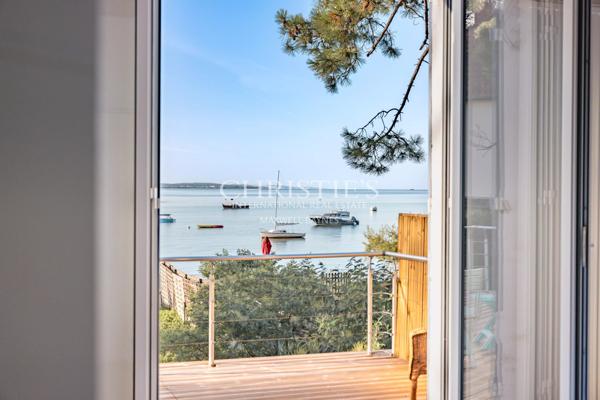 Presqu’île du Ferret, à CLAOUEY, 1ère ligne charmante de 150m² avec 5  suites.