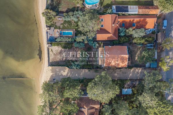 Presqu’île du Ferret, à CLAOUEY, 1ère ligne charmante de 150m² avec 5  suites.
