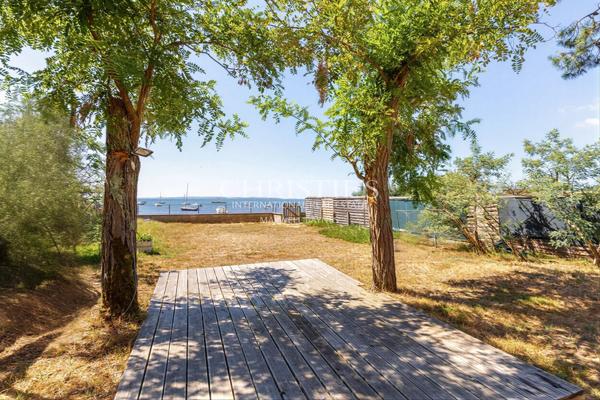 Presqu’île du Ferret, à CLAOUEY, 1ère ligne charmante de 150m² avec 5  suites.