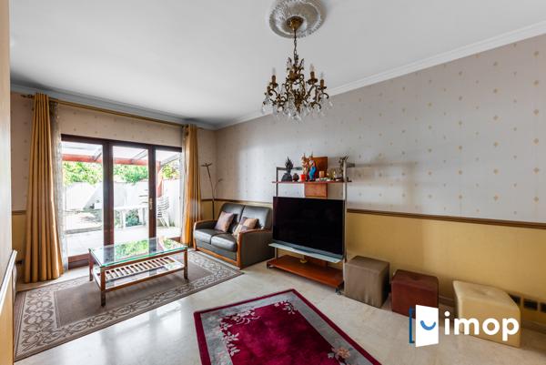 Quartier Mairie. 2mn RERA. Maison familiale 4/5ch. Jardin