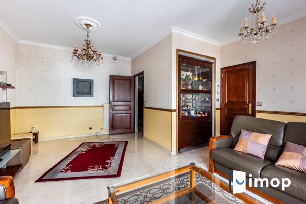 Quartier Mairie. 2mn RERA. Maison familiale 4/5ch. Jardin