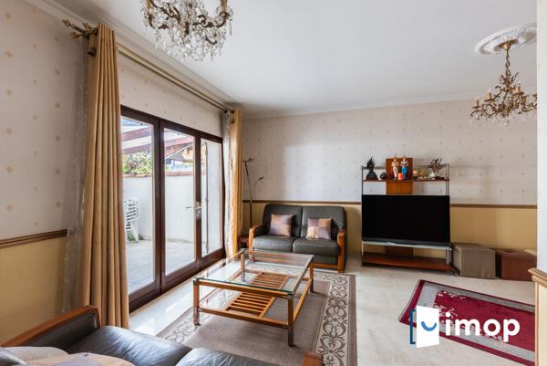 Quartier Mairie. 2mn RERA. Maison familiale 4/5ch. Jardin