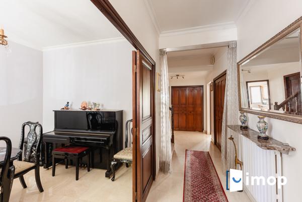 Quartier Mairie. 2mn RERA. Maison familiale 4/5ch. Jardin