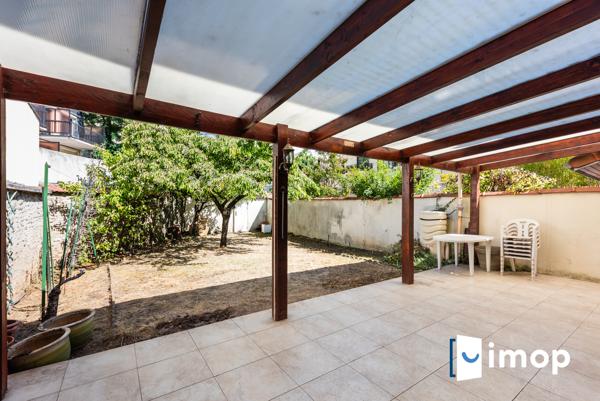 Quartier Mairie. 2mn RERA. Maison familiale 4/5ch. Jardin