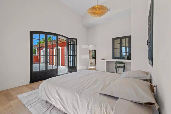 Luxueuse propriété à vendre dans le prestigieux quartier de Castellaras