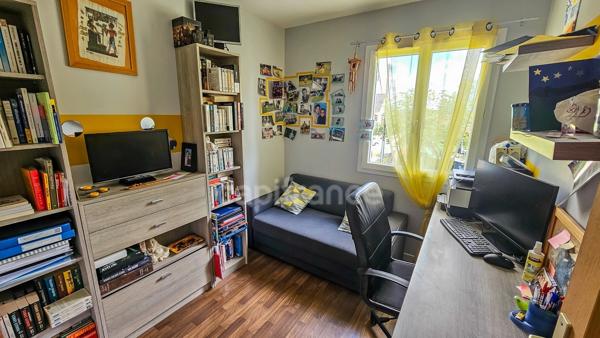 Maison à vendre BRUYERES LE CHATEL (91) 6 pièces, en excellent état avec garage sur terrain clos de 275 m².