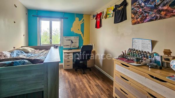 Maison à vendre BRUYERES LE CHATEL (91) 6 pièces, en excellent état avec garage sur terrain clos de 275 m².