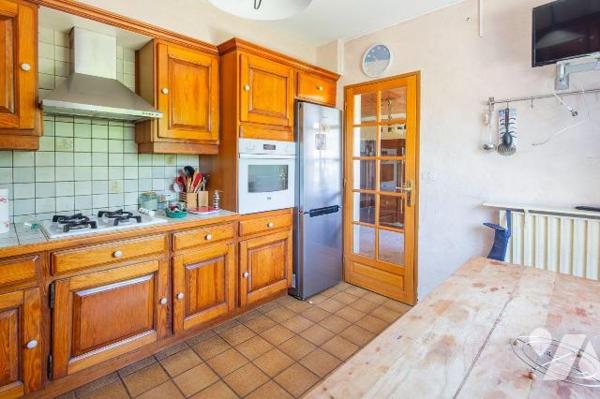 VENTE IMMO-INTERACTIF- SAINT MEDARD EN JALLES (33160) 23, avenue Eugène Delacroix -

Idéaleme...