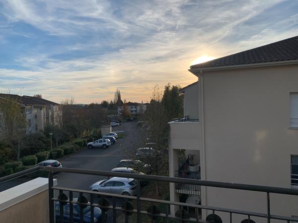 Beau T3  terrasse , parking, piscine  résidence Pombonne !