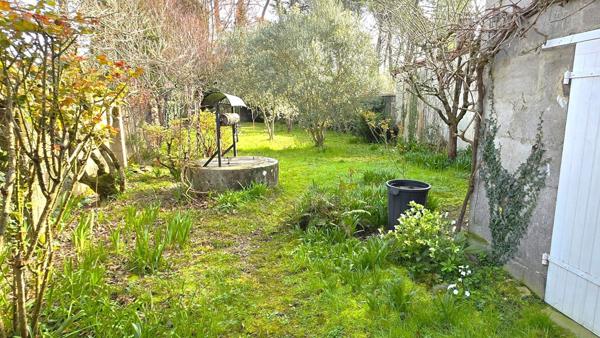 Maison de village avec jardin, atelier et place de parking privée proches toutes commodités