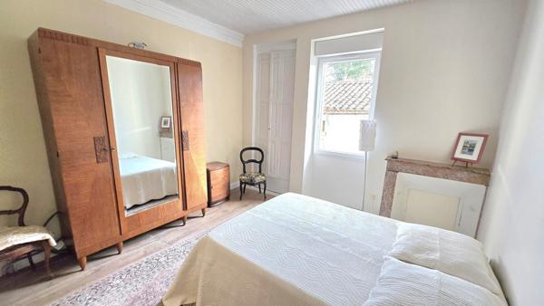 Maison de village avec jardin, atelier et place de parking privée proches toutes commodités