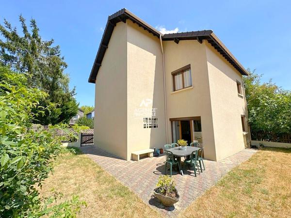 Chaville -Rive Droite- Maison familiale possibilité 6 chambres 930 000 € **  - Référence  724-C