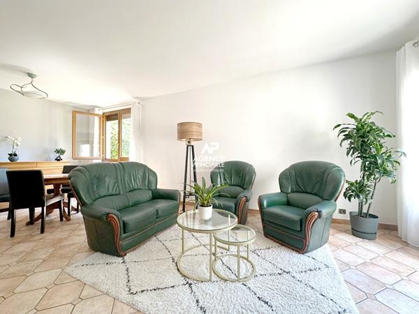 Chaville -Rive Droite- Maison familiale possibilité 6 chambres 930 000 € **  - Référence  724-C