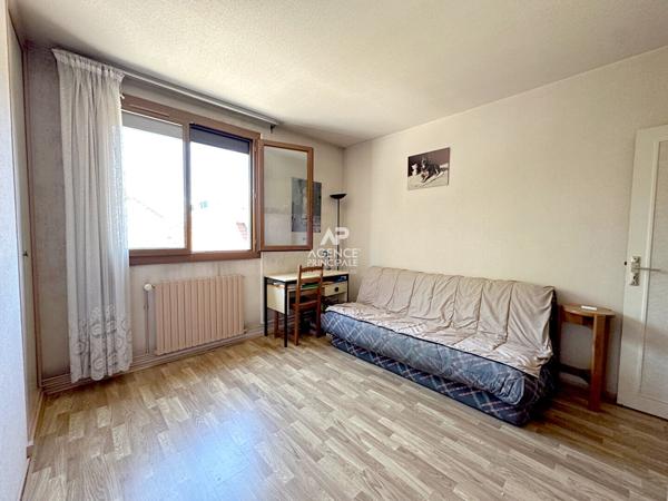 Chaville -Rive Droite- Maison familiale possibilité 6 chambres 930 000 € **  - Référence  724-C