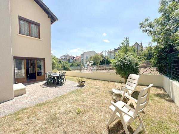 Chaville -Rive Droite- Maison familiale possibilité 6 chambres 930 000 € **  - Référence  724-C