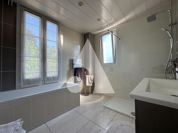 Maison 8 pièces 220 m2