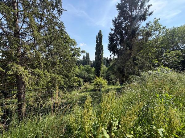 Terrain constructible de 588 m²
