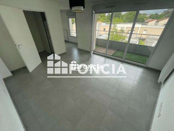Location Studio 36.6 m² - 2 ALLEE ALAIN MIMOUN Rillieux La Pape 69140