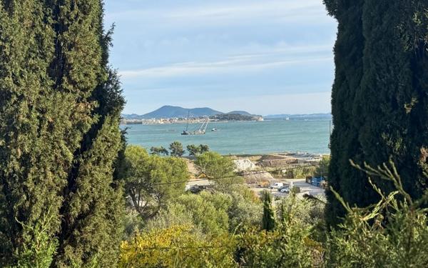Maison à vendre    7 pièces • 300 m2 La Seyne-sur-Mer