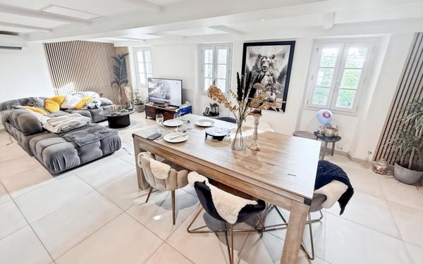 Maison à vendre    7 pièces • 300 m2 La Seyne-sur-Mer