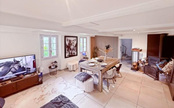 Maison à vendre    7 pièces • 300 m2 La Seyne-sur-Mer