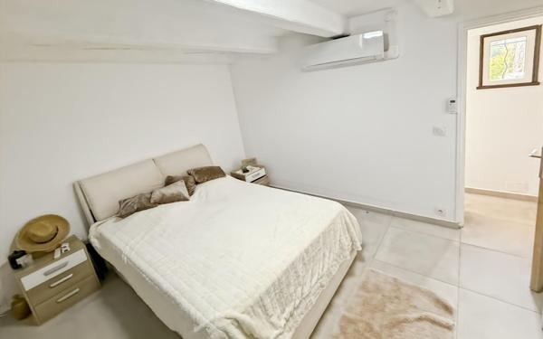 Maison à vendre    7 pièces • 300 m2 La Seyne-sur-Mer