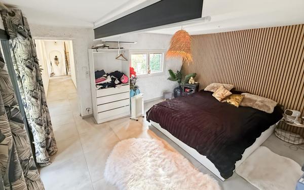 Maison à vendre    7 pièces • 300 m2 La Seyne-sur-Mer