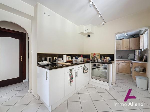 Maison avec jardin et stationnement 120,45m2 - PESSAC MADRAN