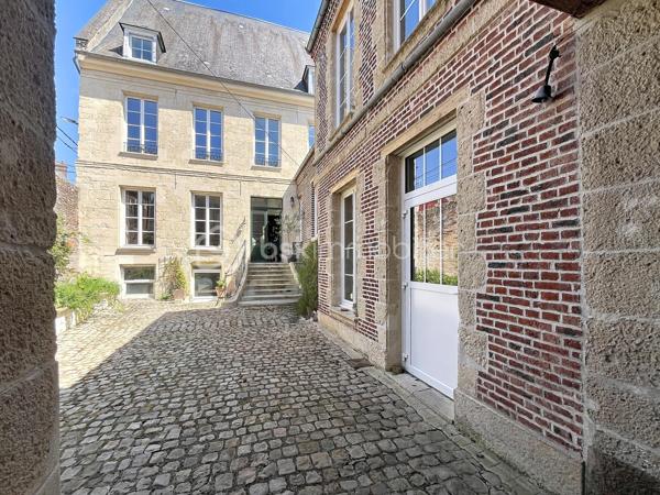 A seulement 1h30 en train de Paris, cette charmante maison , empreinte d’histoire, est  idéalement située dans une commune offrant toutes les commodités nécessaires au quotidien.

Répartie sur plusieurs niveaux, cette demeure de caractère du 17 ème siècle  a été entièrement rénovée avec soin, et allie  le cachet de l’ancien au confort contemporain ; ses  beaux volumes , ses matériaux anciens et son  atmosphère chaleureuse offrent des espaces de vie généreux, parfaitement adaptés à une vie de famille. l

Elle se compose d'une cuisine aménagée avec un espace repas, d'un superbe salon avec parquet en chevrons, d'un second salon avec bibliothèques (ou bureau) , de toilettes ainsi que d'une salle à manger de 35 m2 conviviale et fonctionnelle pour passer de bons moments en famille ou entre amis , et disposant d’un accès à un grenier aménageable.

Aux étages, l’espace nuit comprend quatre grandes chambres, offrant à chacun confort et intimité : une suite parentale de 35 m2 avec un  dressing et une salle d’eau, une seconde chambre de 17 m2 disposant de sa propre douche et de son lavabo, ainsi que deux autres chambres se partageant une agréable salle d’eau communicante avec toilettes .

Une cave compartimentée et une lingerie viennent compléter ce bien.

Aux beaux jours, vous pourrez profiter d'un très bel extérieur, totalement clos de murs, qui dispose d'une cour pavée en entrée, d'une terrasse et d'une pergola  donnant   sur un joli jardin fleuri.

Un garage avec porte motorisée vous permettra de garer vos véhicules, et vous pourrez également disposer d'un espace atelier.

Des prestations qualitatives pour ce bien telles que des menuiseries PVC ou bois double vitrage, un adoucisseur, des façades rejointoyées, toiture en ardoises, chauffage au gaz de ville , des matériaux anciens ( cheminées en marbre, parquets, moulures ) ....

Cette maison est parfaite  pour une famille à la recherche d’espaces, de confort et de tranquillité, tout en ayant toutes les commodités à proximité ( écoles, commerces, collège) ainsi que les transports SNCF.

CONTACTEZ MOI POUR UNE VISITE !