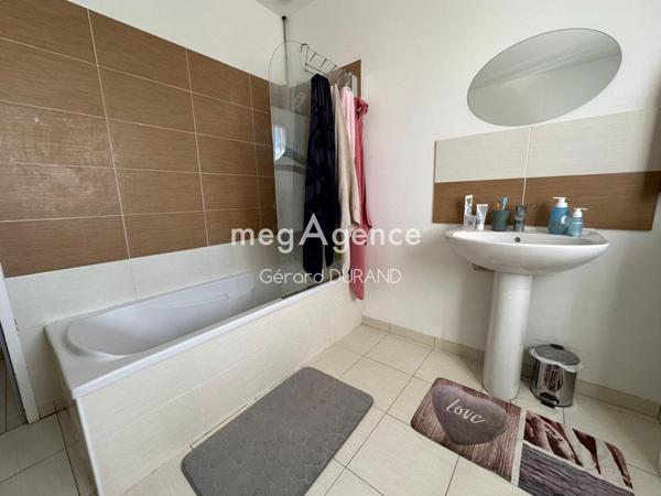 Maison à MONTAMISE, 86360 - 4 pièces 102m²