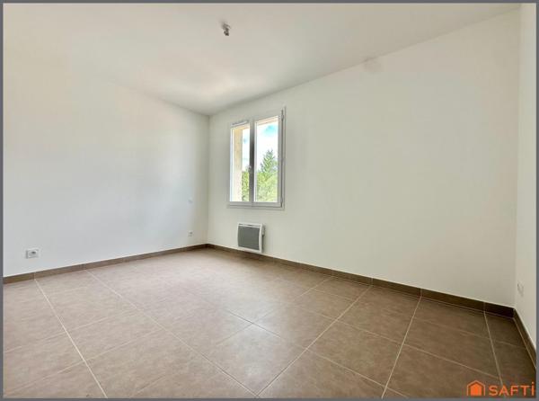 Maison 3 chambres et GARAGE à TAVEL