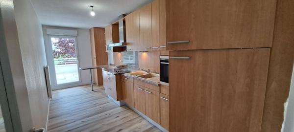 Très bel Appartement 3 pièce(s) 70 m2 - cuisine équipée - terrasse - garage
