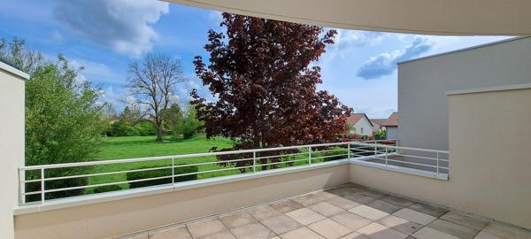 Très bel Appartement 3 pièce(s) 70 m2 - cuisine équipée - terrasse - garage