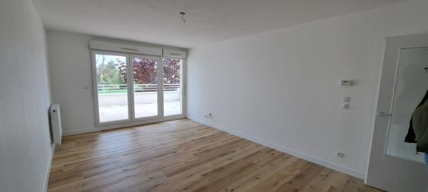 Très bel Appartement 3 pièce(s) 70 m2 - cuisine équipée - terrasse - garage