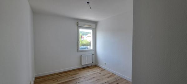 Très bel Appartement 3 pièce(s) 70 m2 - cuisine équipée - terrasse - garage