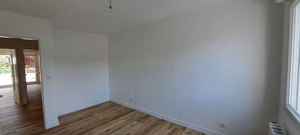 Très bel Appartement 3 pièce(s) 70 m2 - cuisine équipée - terrasse - garage