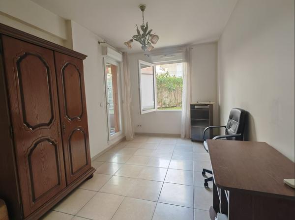 T3 DE 72M²(CARREZ)+ 10 M² TERRASSE+PKG 2MN PLAGE