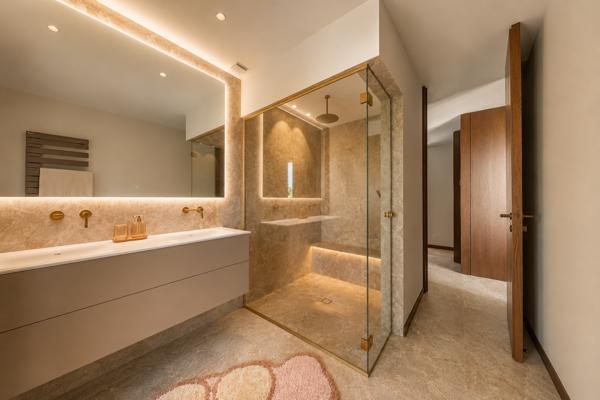 Vente Maison de luxe Le Pradet 6 Pièces 285 m²