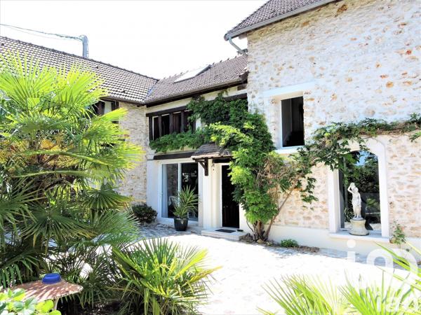 Maison traditionnelle 6 pièces de 169 m² à Montlhéry (91310)